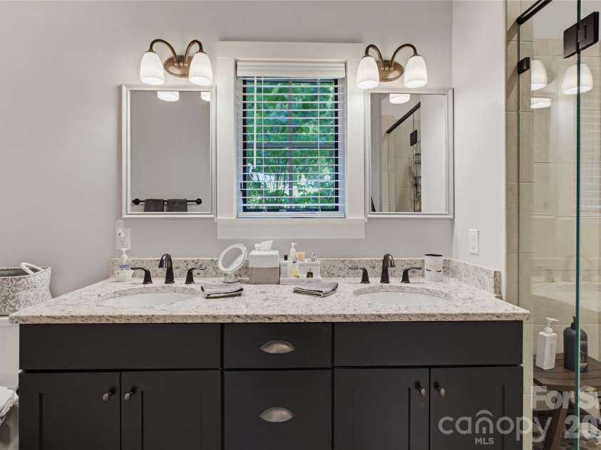 561 Harbor Ridge Drive, Tuckasegee, NC 28783.  MLS# CAR4388299, YatesRealty ID 32234. 