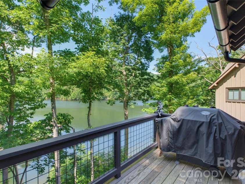 561 Harbor Ridge Drive, Tuckasegee, NC 28783.  MLS# CAR4388299, YatesRealty ID 32234. 