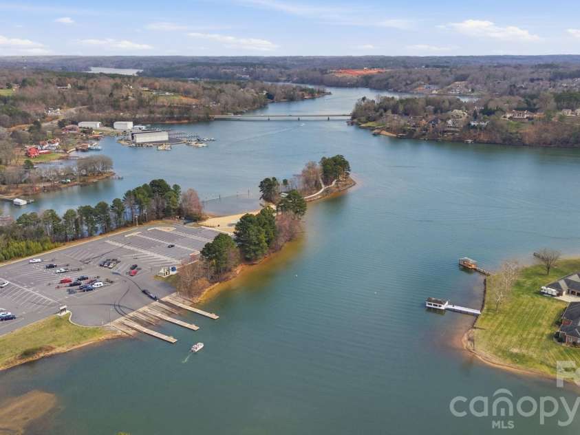 2943 31st Street, Hickory, NC 28601.  MLS# CAR4392521, YatesRealty ID 32235. 