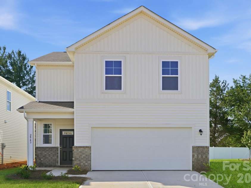 2943 31st Street, Hickory, NC 28601.  MLS# CAR4392521, YatesRealty ID 32235. 