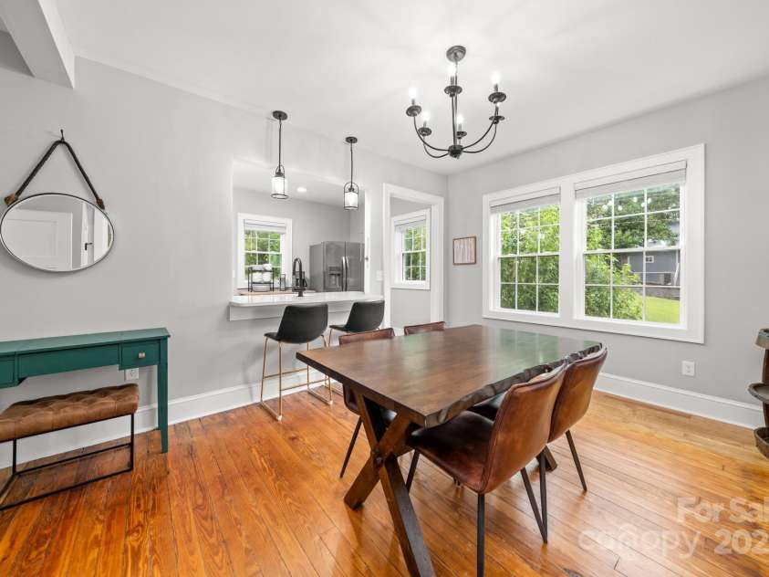 41 Vance Avenue, Black Mountain, NC 28711.  MLS# CAR4298867, YatesRealty ID 32235. 