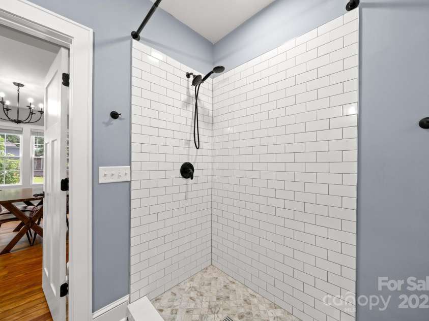 41 Vance Avenue, Black Mountain, NC 28711.  MLS# CAR4298867, YatesRealty ID 32235. 