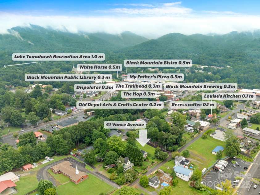 41 Vance Avenue, Black Mountain, NC 28711.  MLS# CAR4298867, YatesRealty ID 32235. 