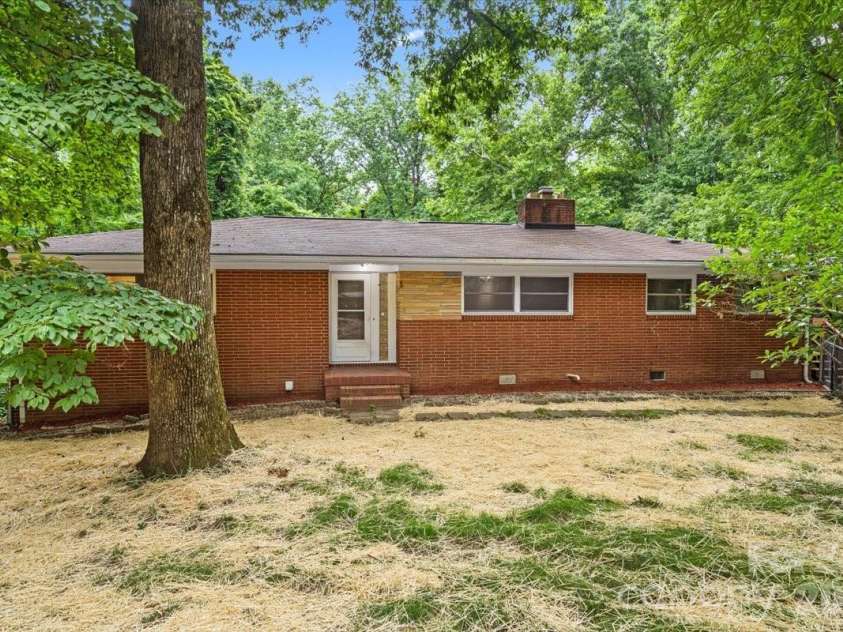 7328 Everett Drive, Charlotte, NC 28214.  MLS# CAR4390075, YatesRealty ID 32237. 