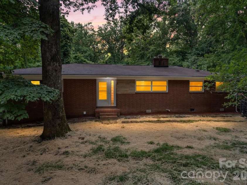 7328 Everett Drive, Charlotte, NC 28214.  MLS# CAR4390075, YatesRealty ID 32237. 