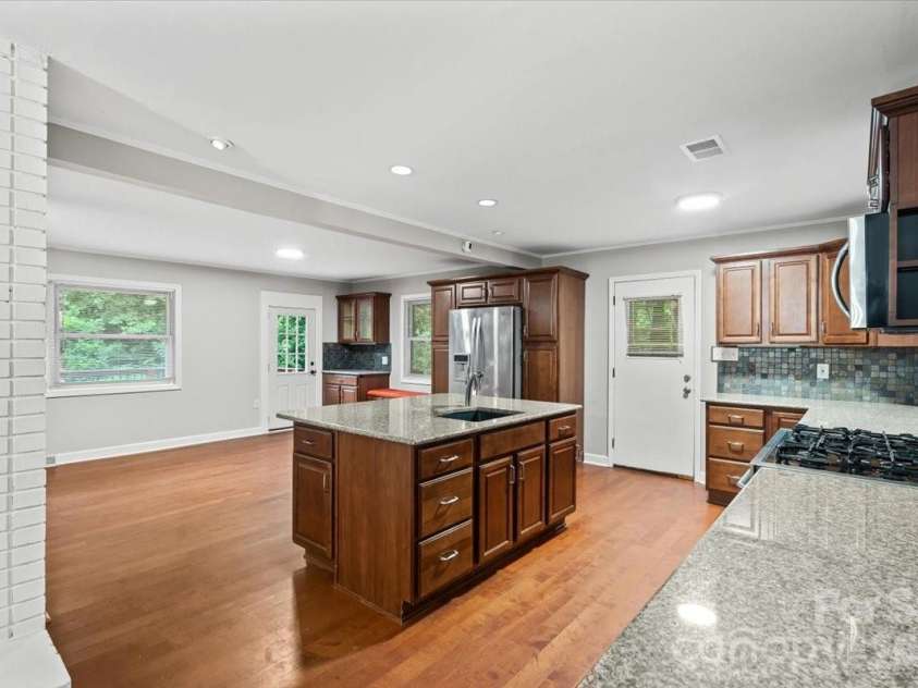 7328 Everett Drive, Charlotte, NC 28214.  MLS# CAR4390075, YatesRealty ID 32237. 