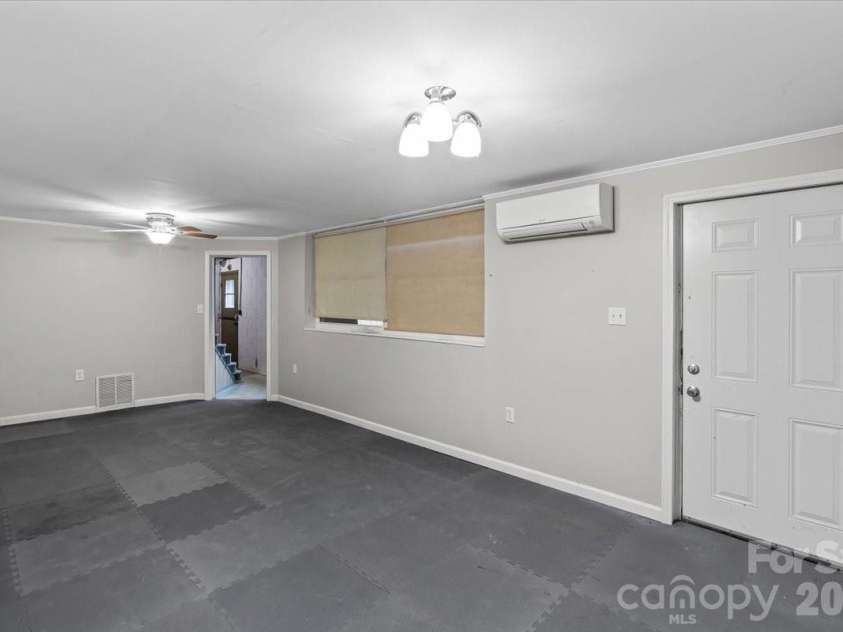 7328 Everett Drive, Charlotte, NC 28214.  MLS# CAR4390075, YatesRealty ID 32237. 
