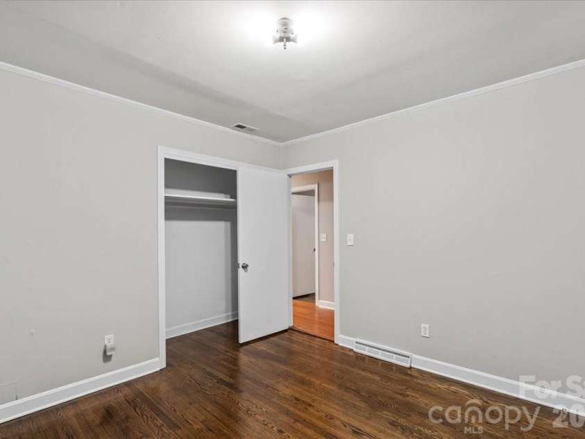 7328 Everett Drive, Charlotte, NC 28214.  MLS# CAR4390075, YatesRealty ID 32237. 