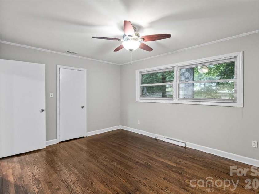 7328 Everett Drive, Charlotte, NC 28214.  MLS# CAR4390075, YatesRealty ID 32237. 
