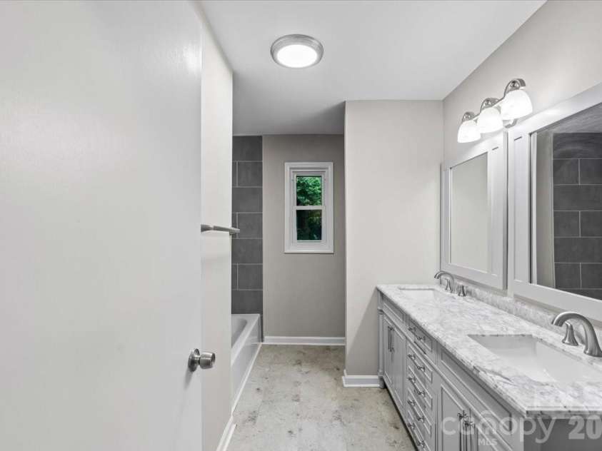 7328 Everett Drive, Charlotte, NC 28214.  MLS# CAR4390075, YatesRealty ID 32237. 