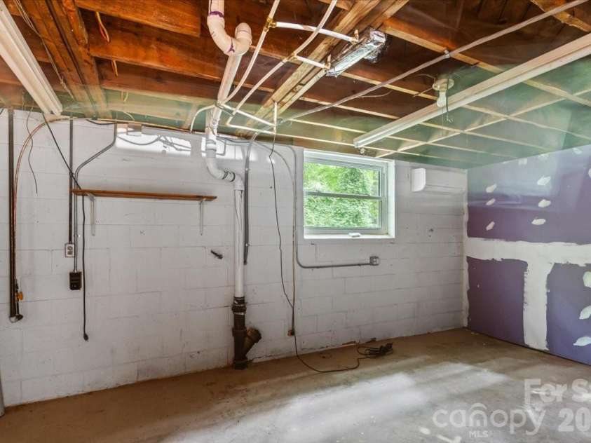 7328 Everett Drive, Charlotte, NC 28214.  MLS# CAR4390075, YatesRealty ID 32237. 