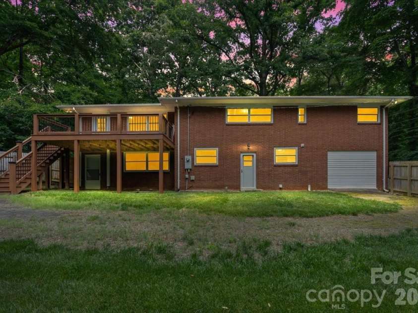 7328 Everett Drive, Charlotte, NC 28214.  MLS# CAR4390075, YatesRealty ID 32237. 