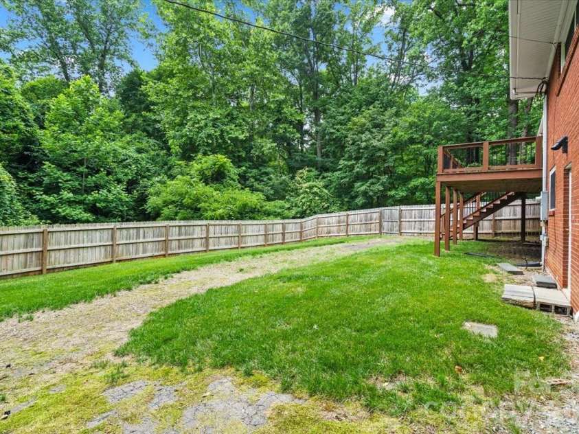 7328 Everett Drive, Charlotte, NC 28214.  MLS# CAR4390075, YatesRealty ID 32237. 