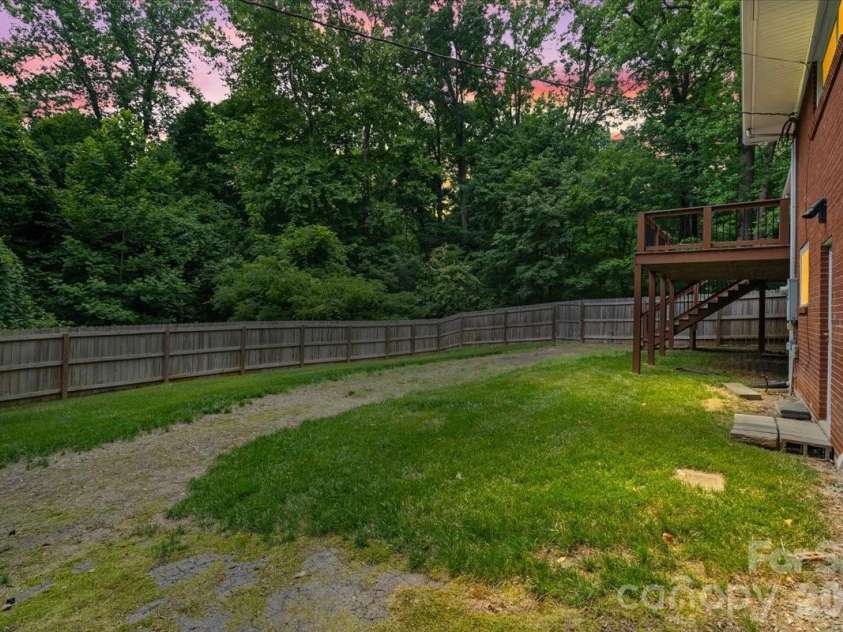 7328 Everett Drive, Charlotte, NC 28214.  MLS# CAR4390075, YatesRealty ID 32237. 