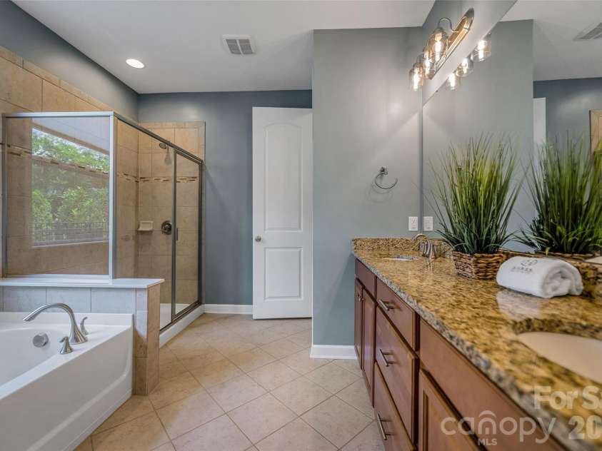 1184 McKee Farm Lane, Belmont, NC 28012.  MLS# CAR4335695, YatesRealty ID 32238. 