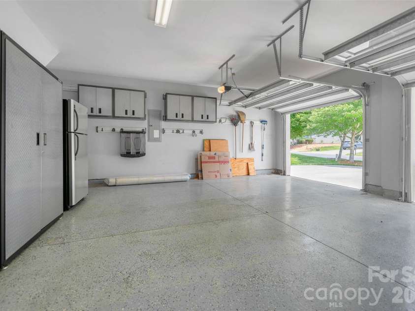 1184 McKee Farm Lane, Belmont, NC 28012.  MLS# CAR4335695, YatesRealty ID 32238. 