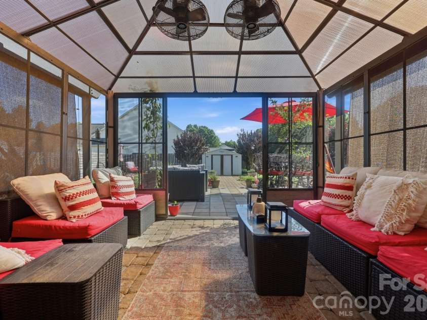 10109 Baxter Caldwell Drive, Charlotte, NC 28213.  MLS# CAR4386888, YatesRealty ID 32239. 