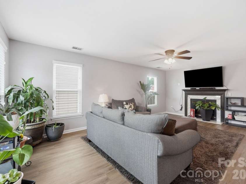 10109 Baxter Caldwell Drive, Charlotte, NC 28213.  MLS# CAR4386888, YatesRealty ID 32239. 