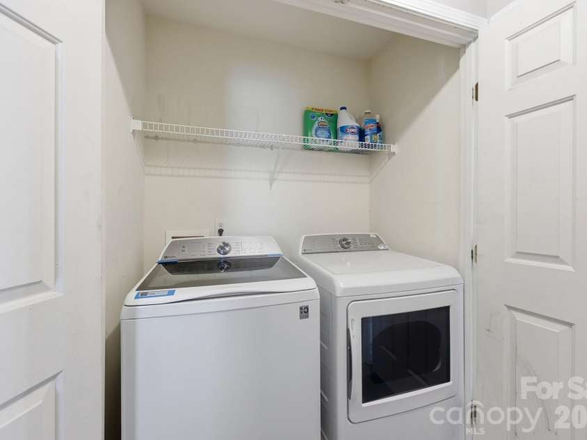 10109 Baxter Caldwell Drive, Charlotte, NC 28213.  MLS# CAR4386888, YatesRealty ID 32239. 