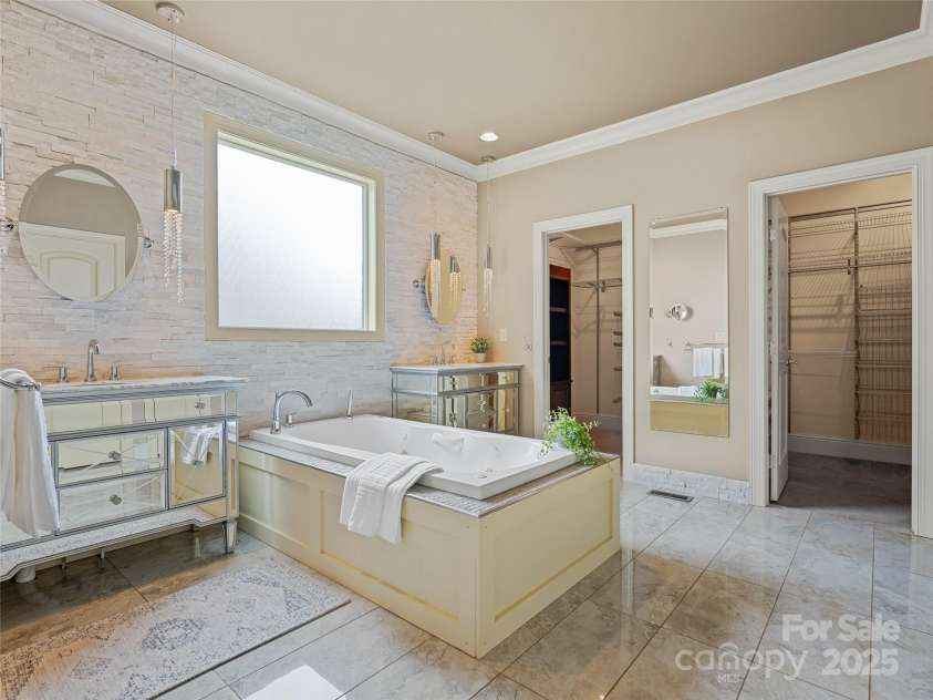 88 Ledgestone Drive, Fairview, NC 28730.  MLS# CAR4285773, YatesRealty ID 32239. 