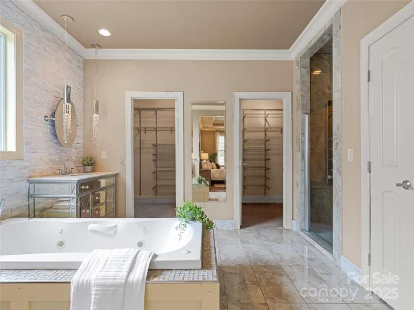 88 Ledgestone Drive, Fairview, NC 28730.  MLS# CAR4285773, YatesRealty ID 32239. 