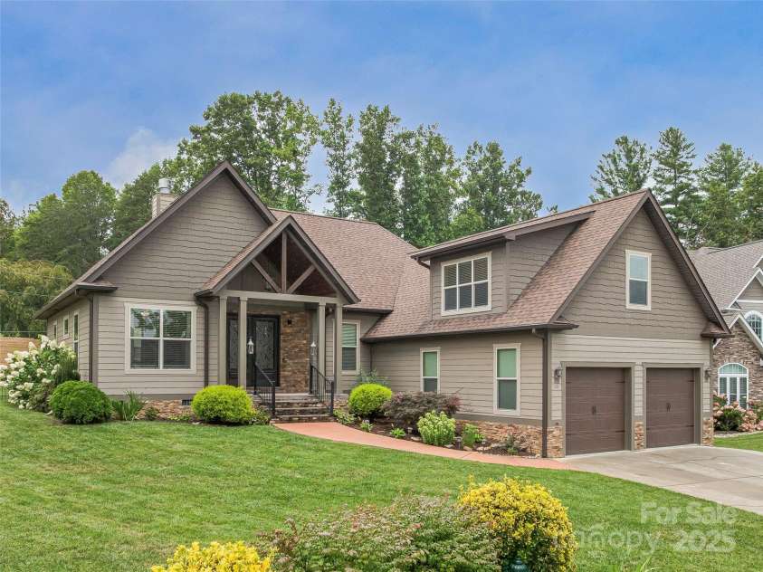 88 Ledgestone Drive, Fairview, NC 28730.  MLS# CAR4285773, YatesRealty ID 32239. 