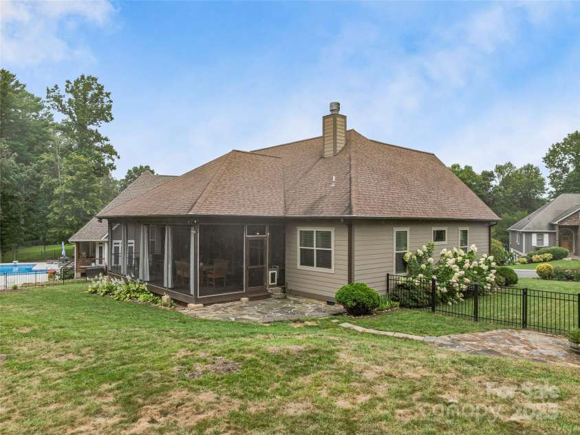 88 Ledgestone Drive, Fairview, NC 28730.  MLS# CAR4285773, YatesRealty ID 32239. 
