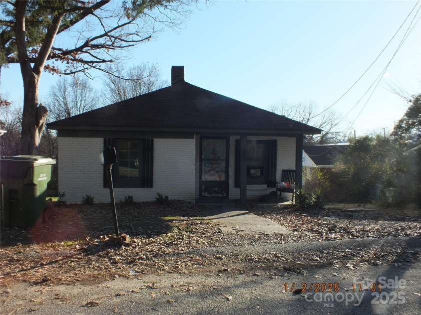 701 Taylor Street, Lancaster, SC 29720.  MLS# CAR4239564, YatesRealty ID 3224. 