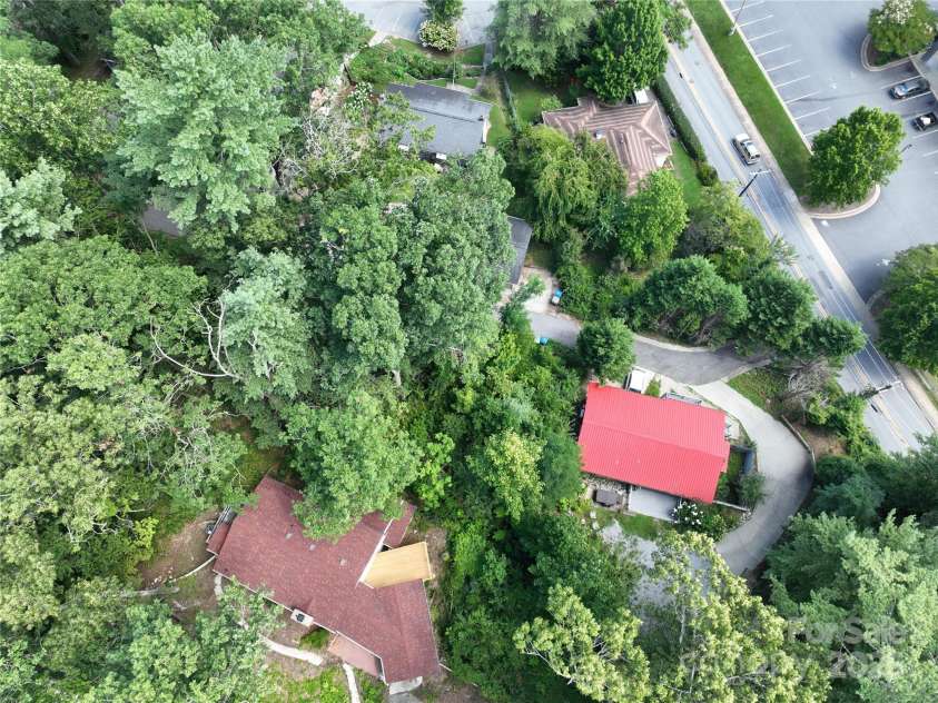 1026 Sylvan Boulevard, Hendersonville, NC 28791.  MLS# CAR4286487, YatesRealty ID 32240. 