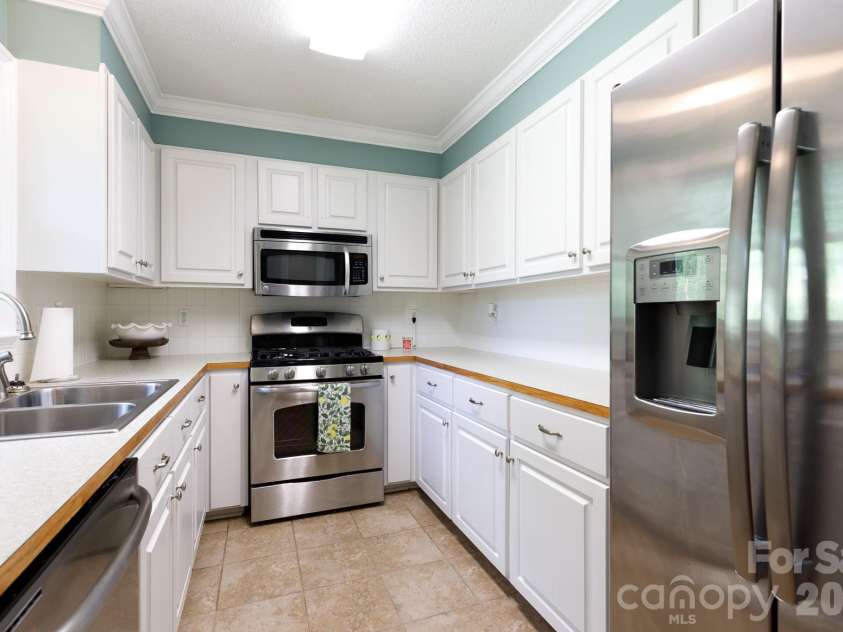 3150 Devonshire Drive, Rock Hill, SC 29732.  MLS# CAR4396169, YatesRealty ID 32240. 