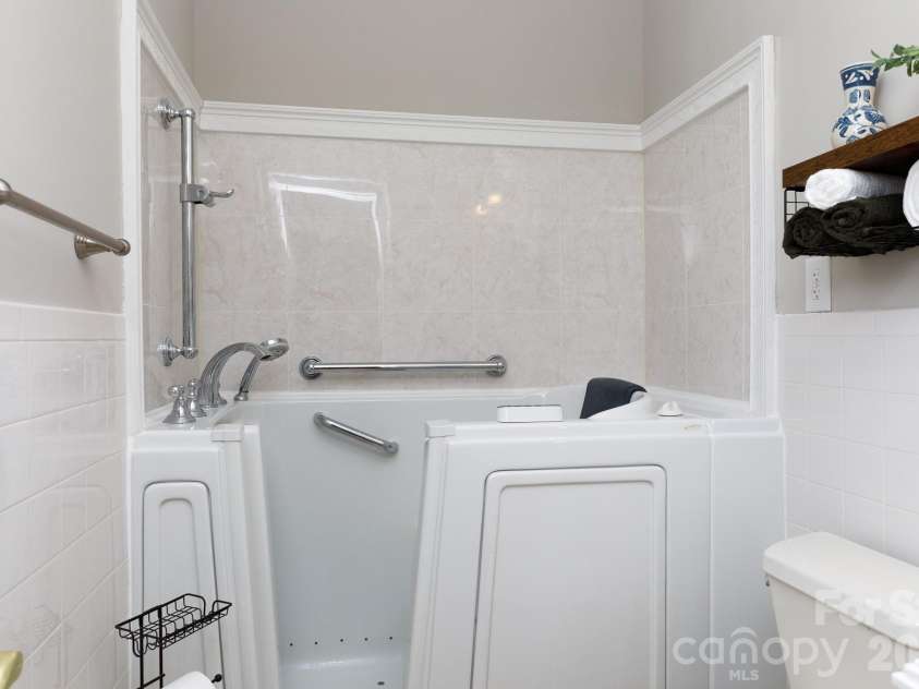 3150 Devonshire Drive, Rock Hill, SC 29732.  MLS# CAR4396169, YatesRealty ID 32240. 