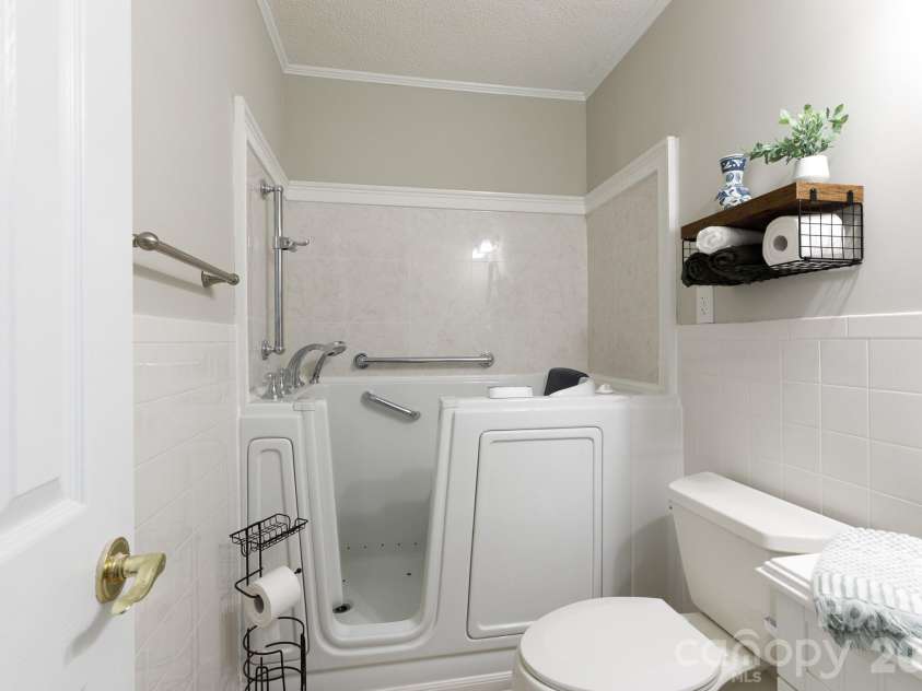3150 Devonshire Drive, Rock Hill, SC 29732.  MLS# CAR4396169, YatesRealty ID 32240. 