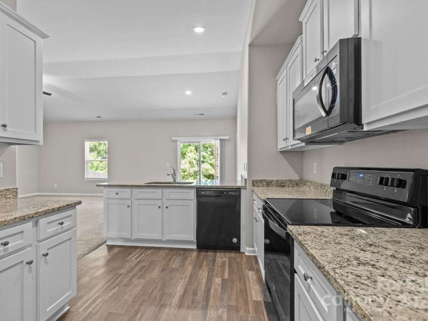4019 Munson Drive, Charlotte, NC 28215.  MLS# CAR4282246, YatesRealty ID 32241. 