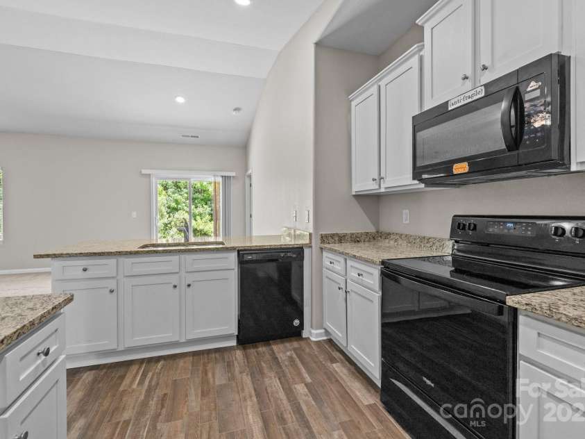 4019 Munson Drive, Charlotte, NC 28215.  MLS# CAR4282246, YatesRealty ID 32241. 