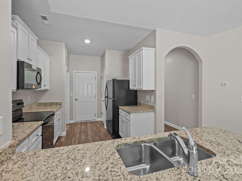 4019 Munson Drive, Charlotte, NC 28215.  MLS# CAR4282246, YatesRealty ID 32241. 