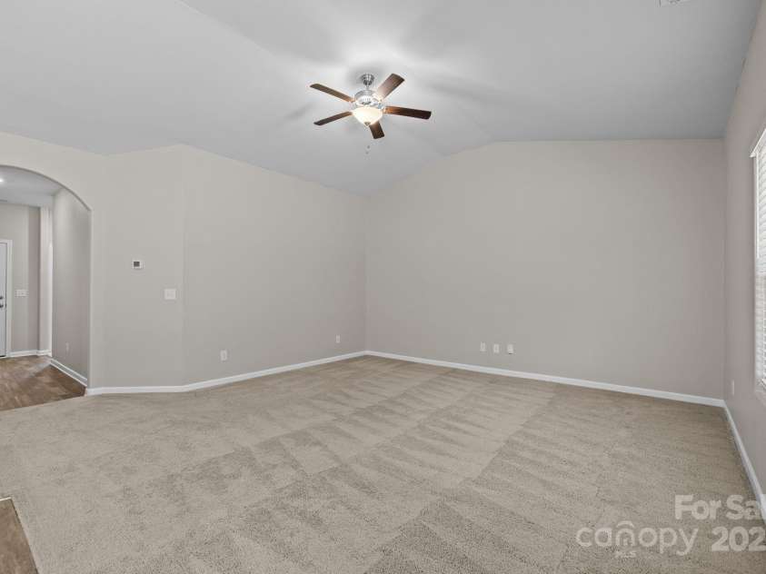 4019 Munson Drive, Charlotte, NC 28215.  MLS# CAR4282246, YatesRealty ID 32241. 