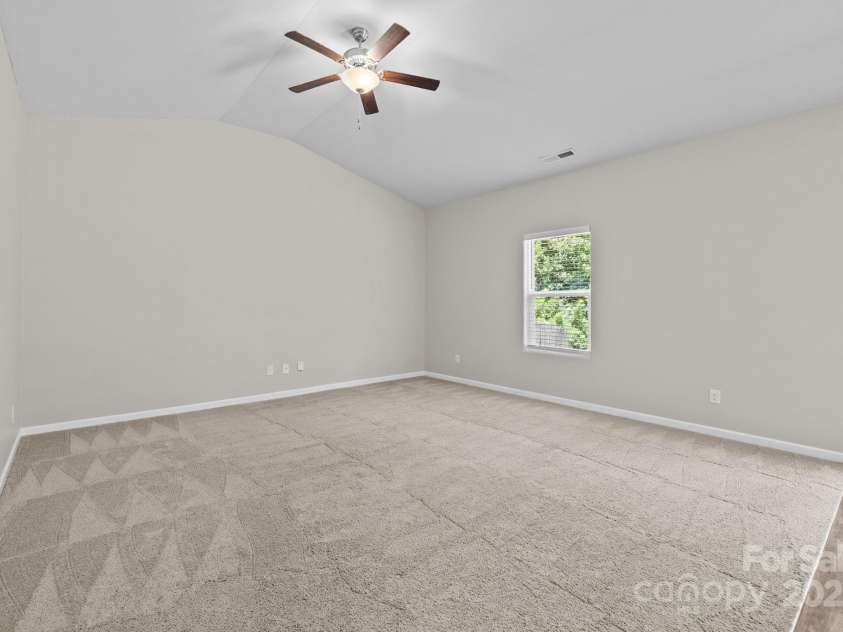 4019 Munson Drive, Charlotte, NC 28215.  MLS# CAR4282246, YatesRealty ID 32241. 