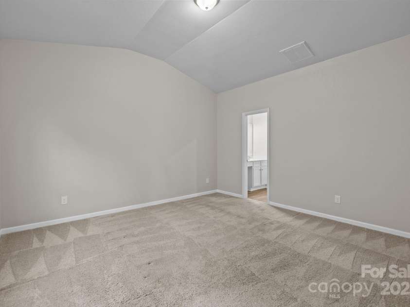4019 Munson Drive, Charlotte, NC 28215.  MLS# CAR4282246, YatesRealty ID 32241. 