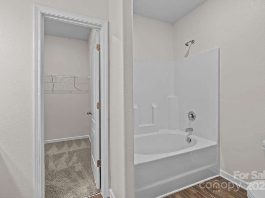 4019 Munson Drive, Charlotte, NC 28215.  MLS# CAR4282246, YatesRealty ID 32241. 