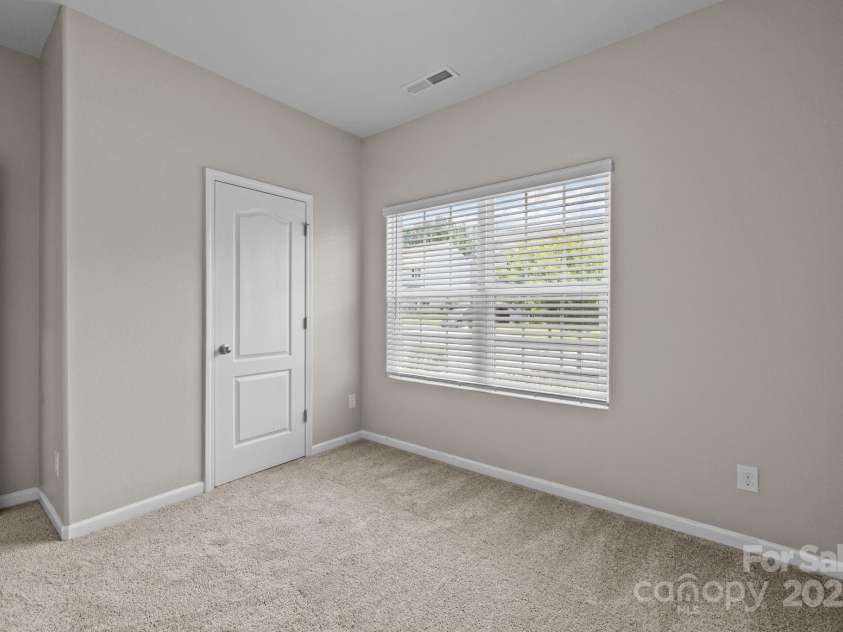 4019 Munson Drive, Charlotte, NC 28215.  MLS# CAR4282246, YatesRealty ID 32241. 