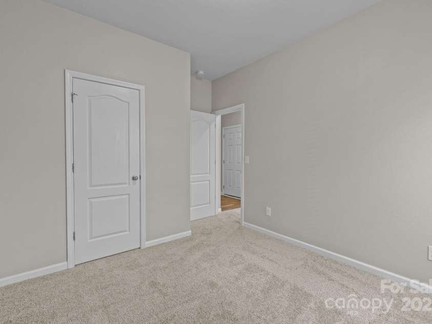 4019 Munson Drive, Charlotte, NC 28215.  MLS# CAR4282246, YatesRealty ID 32241. 