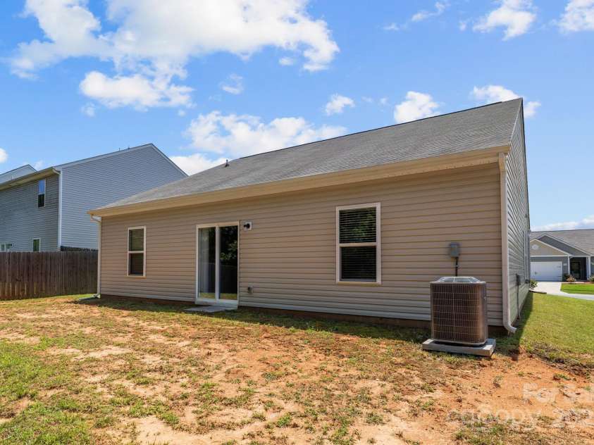 4019 Munson Drive, Charlotte, NC 28215.  MLS# CAR4282246, YatesRealty ID 32241. 