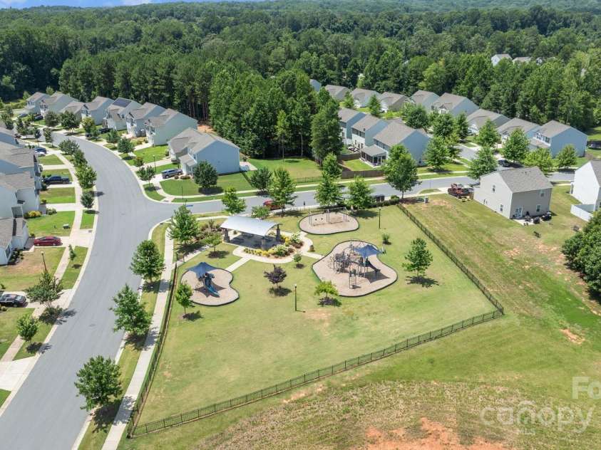4019 Munson Drive, Charlotte, NC 28215.  MLS# CAR4282246, YatesRealty ID 32241. 