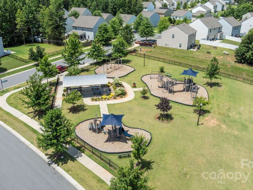 4019 Munson Drive, Charlotte, NC 28215.  MLS# CAR4282246, YatesRealty ID 32241. 