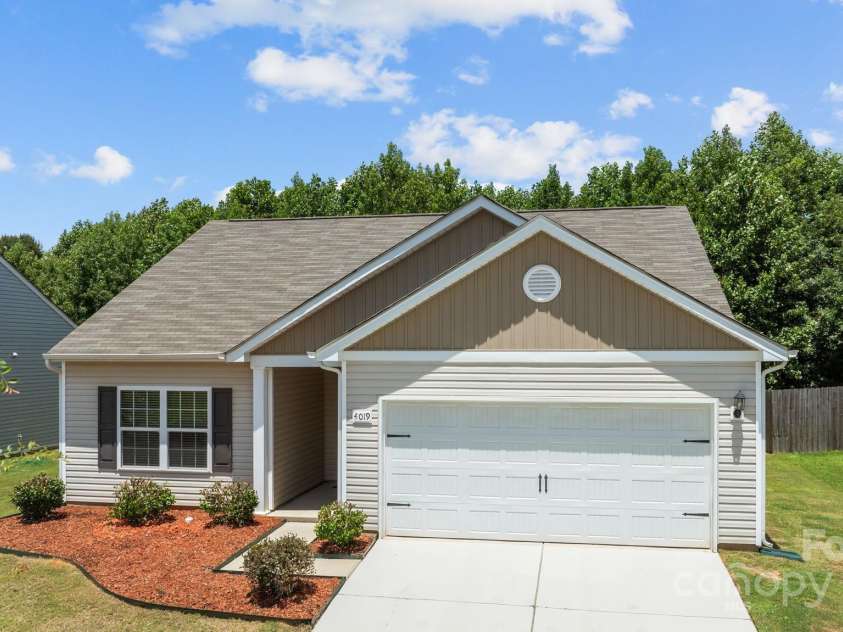 4019 Munson Drive, Charlotte, NC 28215.  MLS# CAR4282246, YatesRealty ID 32241. 