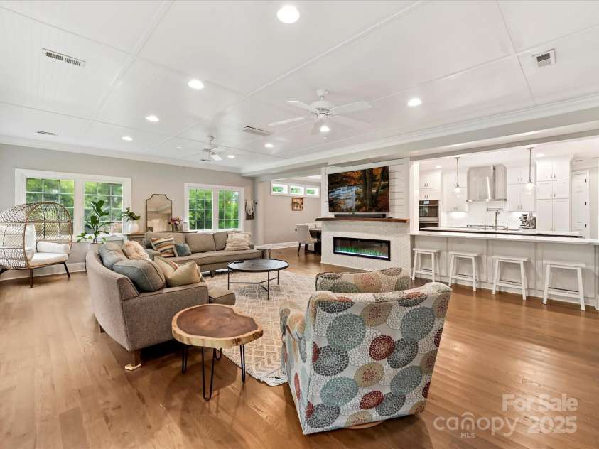 18517 Rollingdale Lane, Davidson, NC 28036.  MLS# CAR4291048, YatesRealty ID 32243. Family Room/Flex Space with electric fireplace!