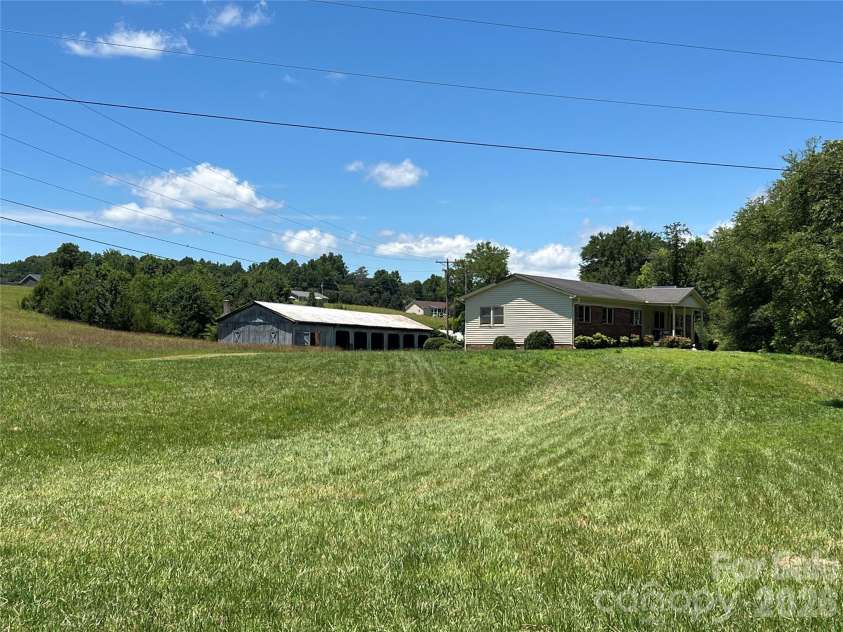 4405 Maple Creek Road, Rutherfordton, NC 28139.  MLS# CAR4390576, YatesRealty ID 32243. 