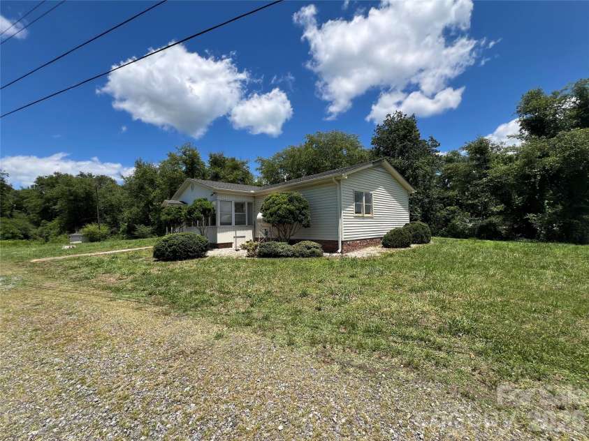 4405 Maple Creek Road, Rutherfordton, NC 28139.  MLS# CAR4390576, YatesRealty ID 32243. 