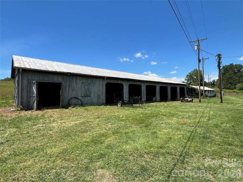 4405 Maple Creek Road, Rutherfordton, NC 28139.  MLS# CAR4390576, YatesRealty ID 32243. 