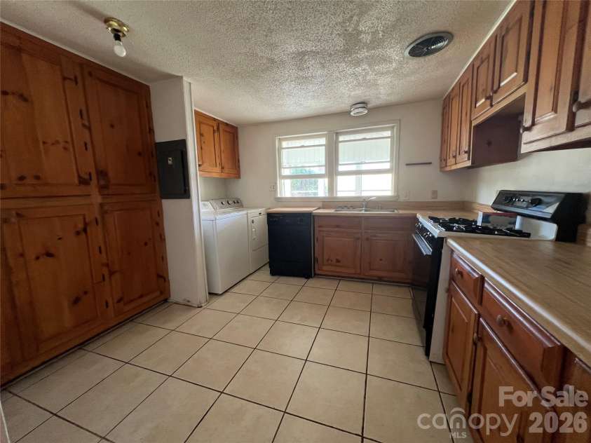 4405 Maple Creek Road, Rutherfordton, NC 28139.  MLS# CAR4390576, YatesRealty ID 32243. 